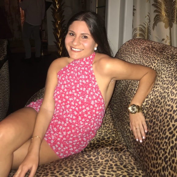Profile Picture of Alexa Weiss (@alexaweiss23) on Poshmark