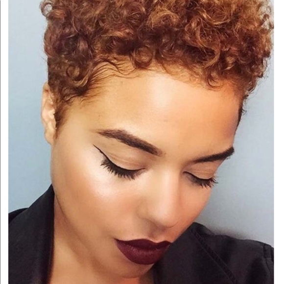 Profile Picture of Valerie Chinnis (@vchinnis) on Poshmark