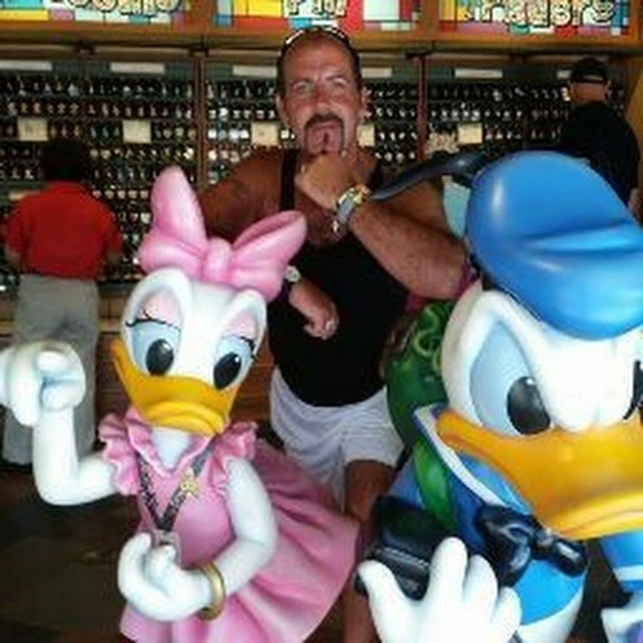 Profile Picture of Jim Lennon (@jimlennon1965) on Poshmark