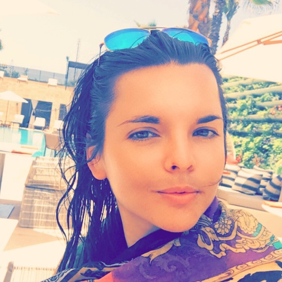 Profile Picture of Amy Reynolds (@reynoldsamym1) on Poshmark