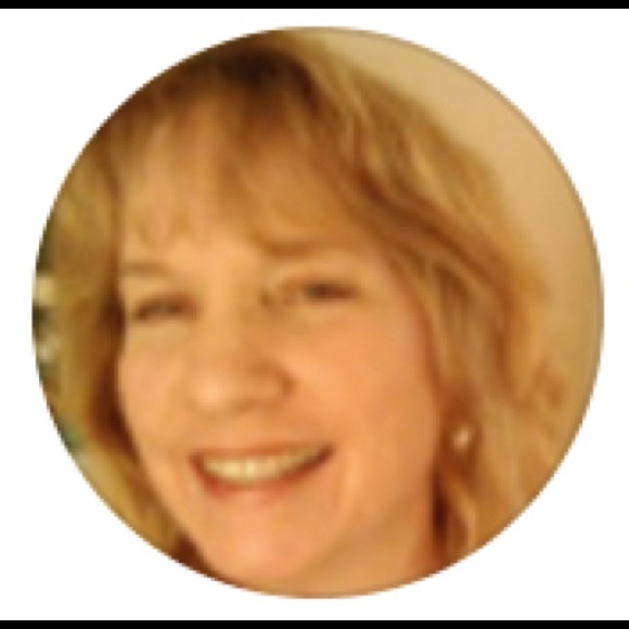 Profile Picture of Mary Vanore (@mvanore) on Poshmark