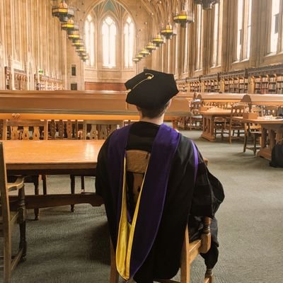 Profile Picture of Evan (@EvanBoeshans) on Twitter