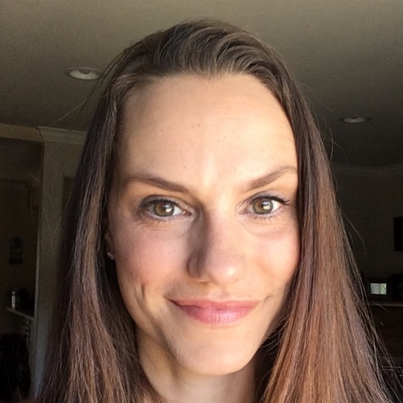 Profile Picture of Kim Ryan (@peridotclover) on Poshmark