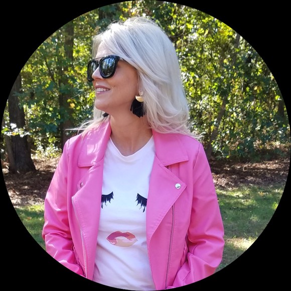 Profile Picture of Donna Newman (@cosmopolitancg) on Poshmark