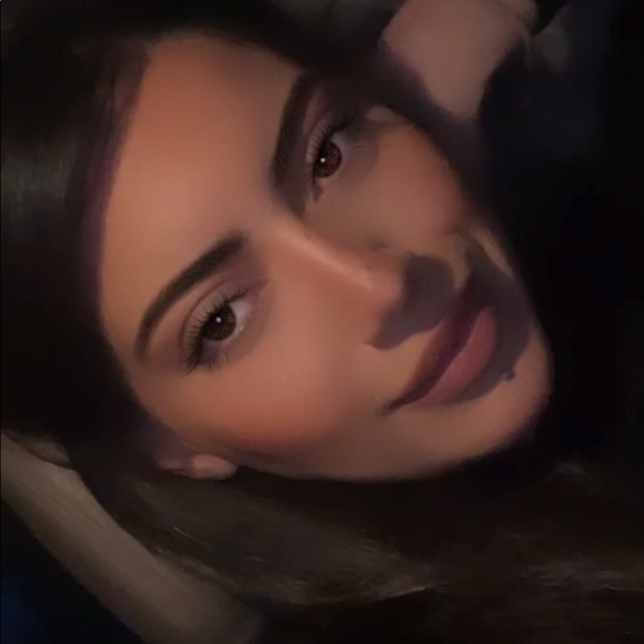 Warda Sentissi - Poshmark Profile Picture of Warda Sentissi (@sentissiwarda) on Poshmark