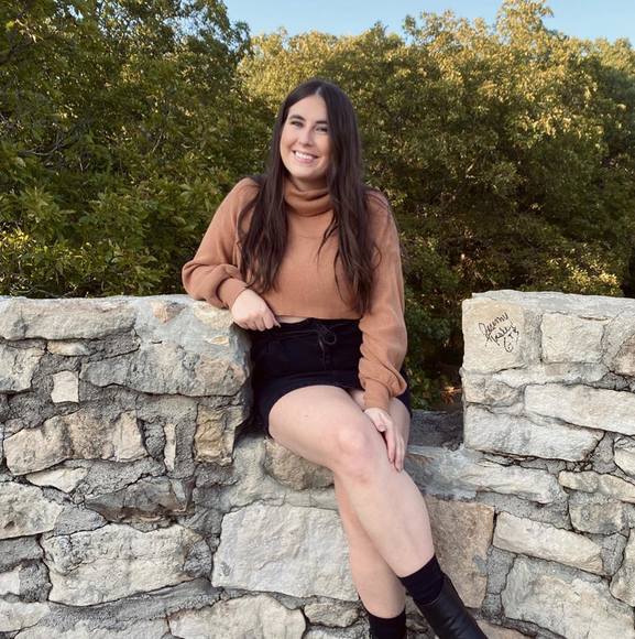 Profile Picture of Emilie Thalacker (@emiliethalacker) on Poshmark
