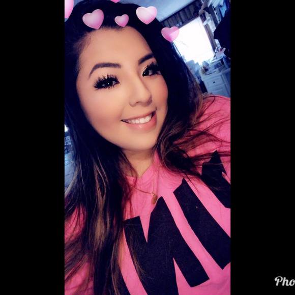 Profile Picture of Joseline Lopez (@lopez101611) on Poshmark