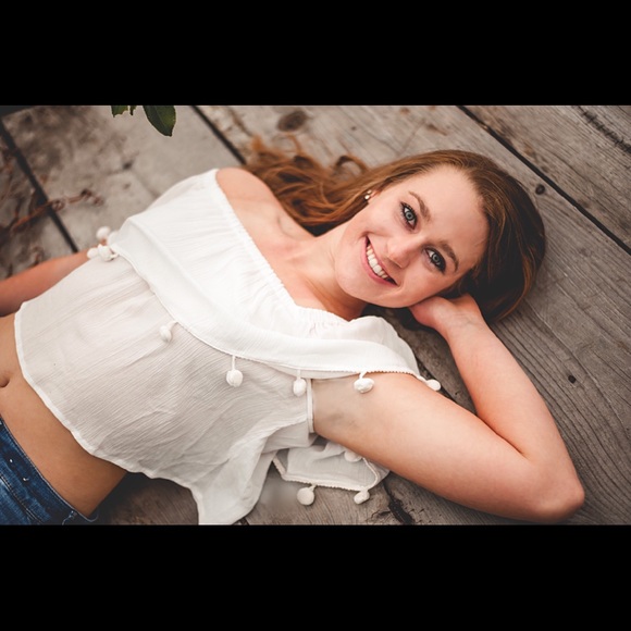 Profile Picture of Emily Saurborn (@ems_5) on Poshmark