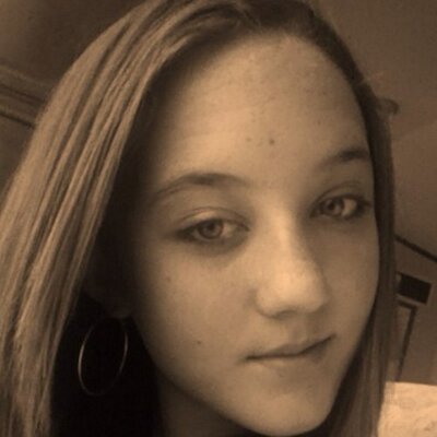 Profile Picture of Logan Stubbs (@loggieluvzyooh) on Twitter