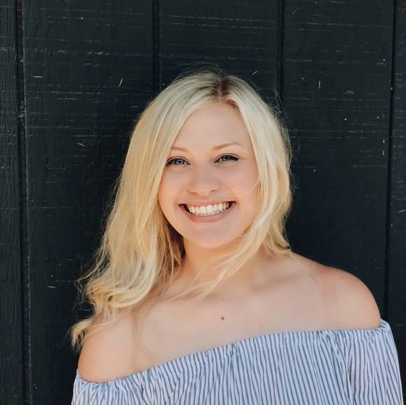 Profile Picture of Emily Callier (@emilycallier) on Poshmark