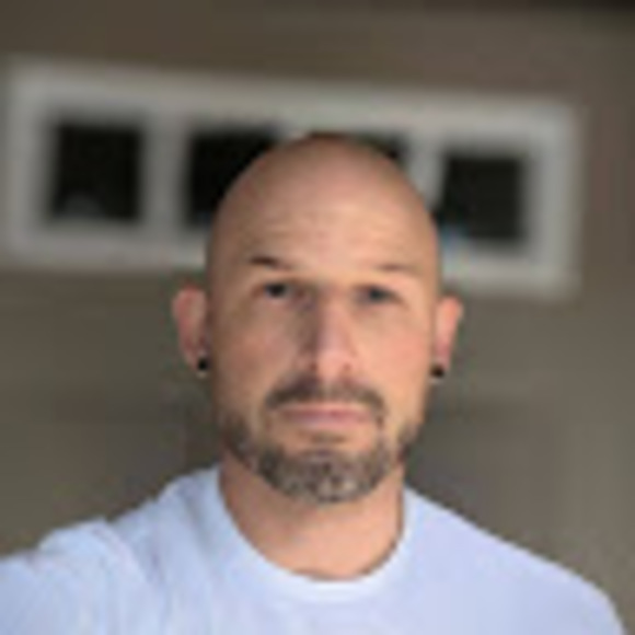 Profile Picture of Peter Conner (@peterconner) on Poshmark