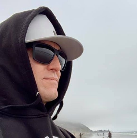Profile Picture of Nate Minkel (@nateminkel) on Poshmark