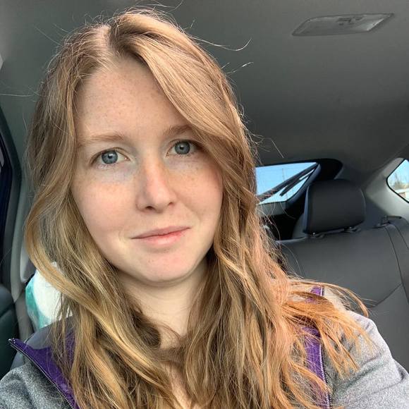 Profile Picture of Hayley Louwerse (@hayley_louwerse) on Poshmark