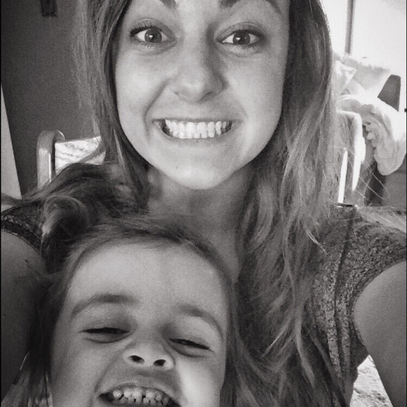 Profile Picture of Caley Sidelinger (@caleymarie18) on Poshmark