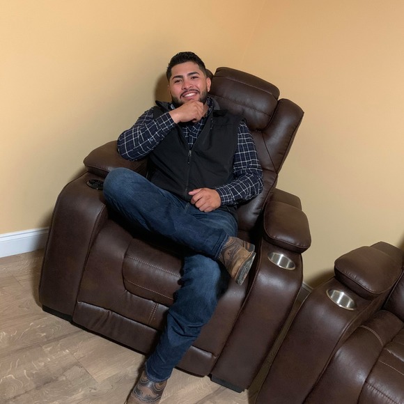 Profile Picture of David Carrillo (@udavidcar) on Poshmark