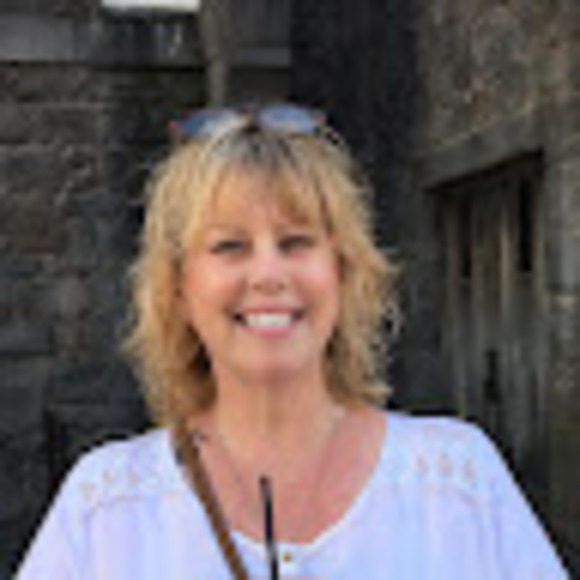 Profile Picture of Leeann Berkopec (@leeannberkopec) on Poshmark