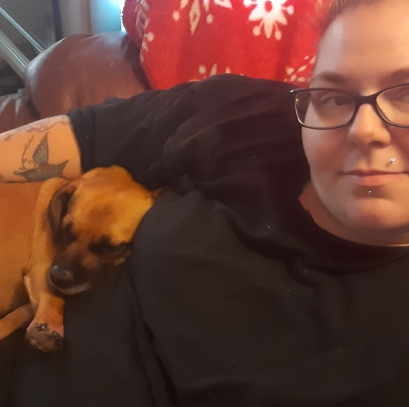 Profile Picture of Krystal Mellott (@krystalmellott) on Poshmark