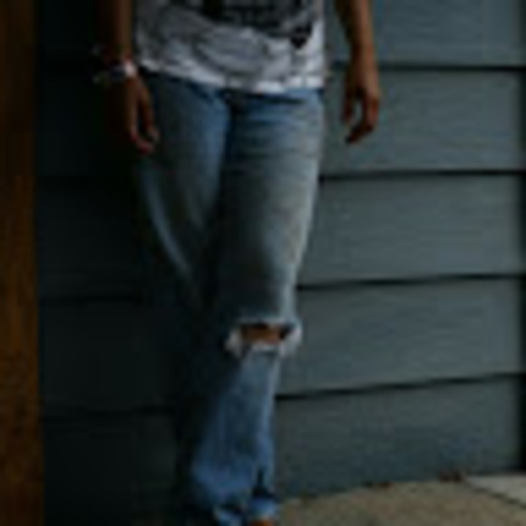 Profile Picture of Melissa Kreitzer (@photobox6998) on Poshmark