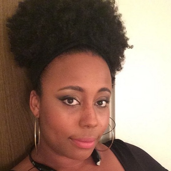 Profile Picture of Caprea Moten (@capdanielle) on Poshmark
