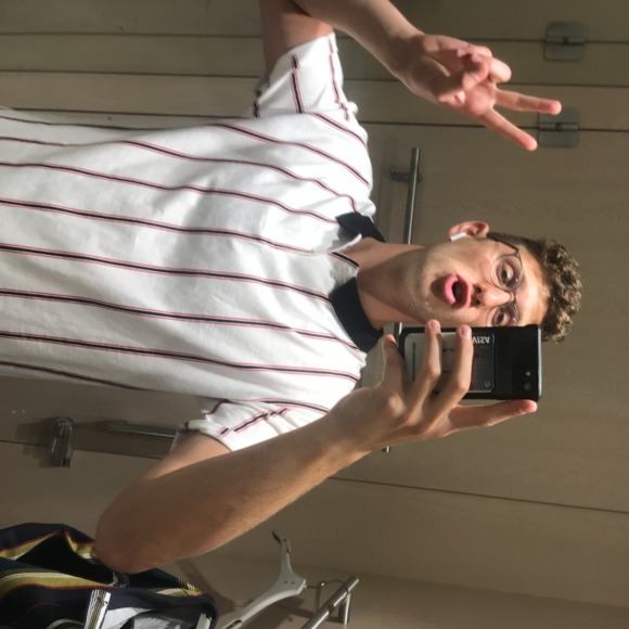 Profile Picture of Tyler Hutton (@tylerhutton) on Poshmark