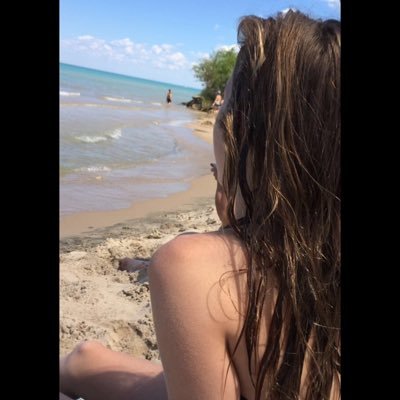 Profile Picture of Julia Edge (@JuliaEdgee) on Twitter