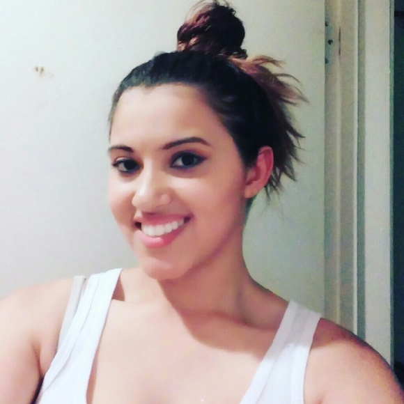 Profile Picture of Shanice Diaz (@nici_92) on Poshmark