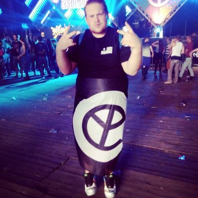 Profile Picture of Jesse Simons (@jessesimons18) on Twitter