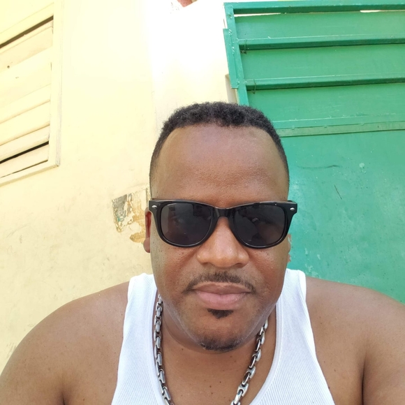 Profile Picture of Mc Walner (@mcwall2015) on Poshmark