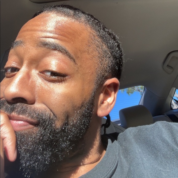 Profile Picture of Jonah Taylor (@zyphi) on Poshmark