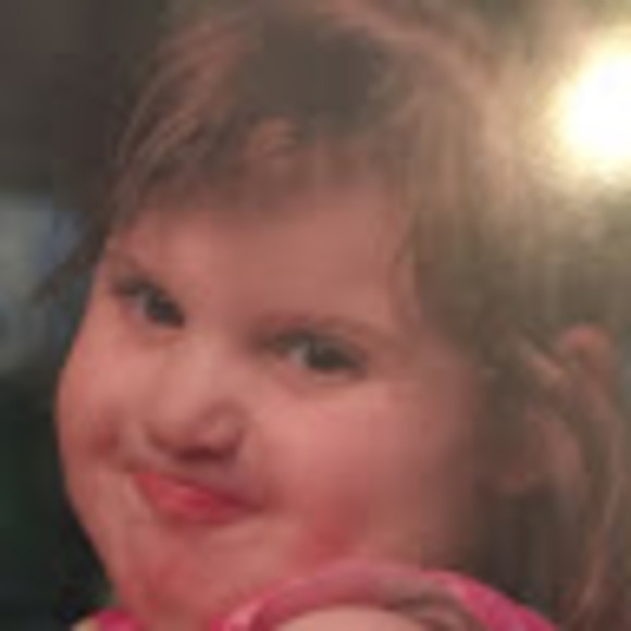 Profile Picture of Sydney Fessenden (@srosefessenden) on Poshmark
