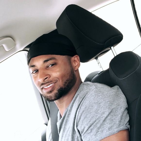 Profile Picture of Darnell Herron (@darnell_herron) on Poshmark