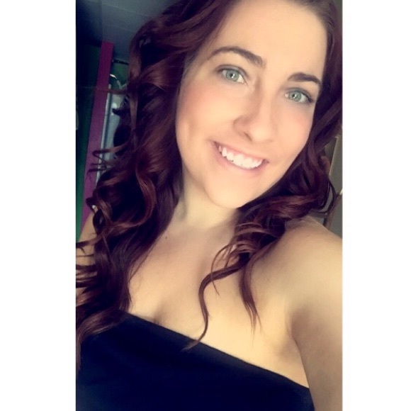 Profile Picture of Lorisa Rudolph (@lorisamarie) on Poshmark