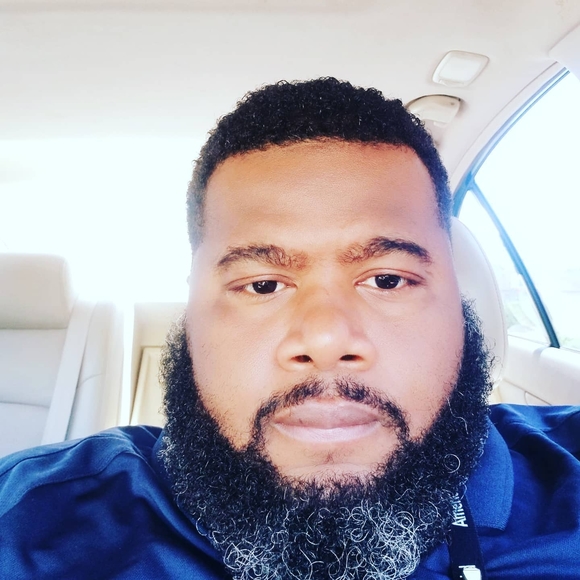 Profile Picture of Justio Farrington (@alpharezf) on Poshmark
