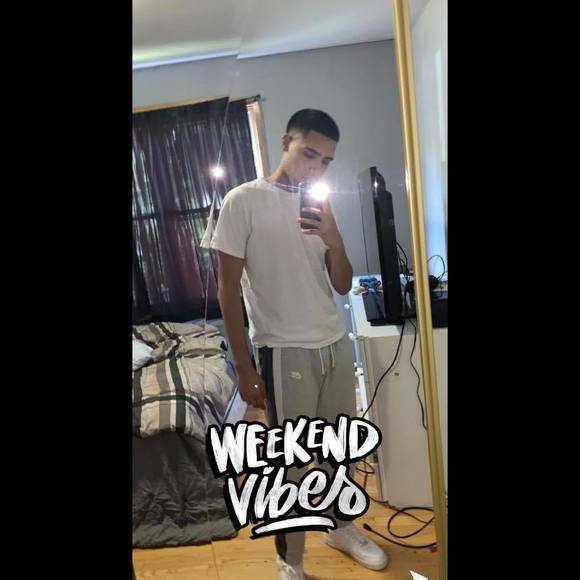 Profile Picture of Andrew Nava (@navaandrew6) on Poshmark