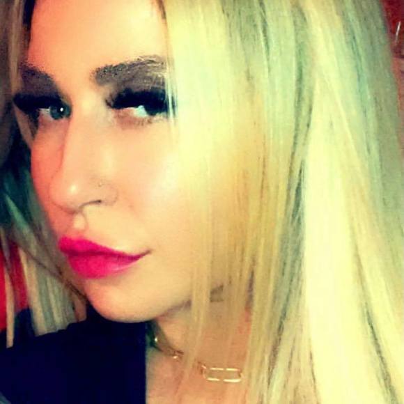 Profile Picture of Justine Perotta (@jayjlove8181) on Poshmark