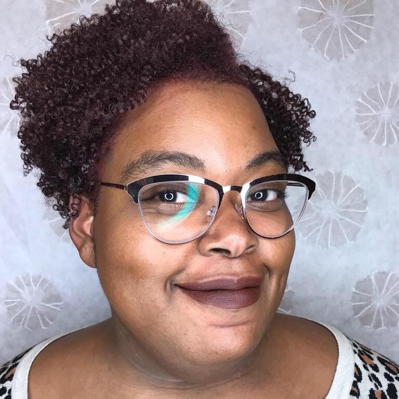 Profile Picture of Danielle Faulkner (@dandanlynn) on Poshmark