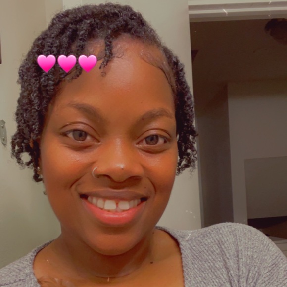 Profile Picture of Abiola Ajayi (@abiolat28) on Poshmark