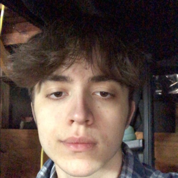 Profile Picture of Joshua Laboissonniere (@joshlab000) on Poshmark