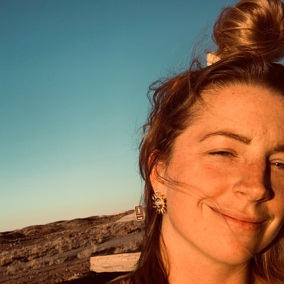 Profile Picture of Jaimee Deister (@jaimeedeister) on Poshmark