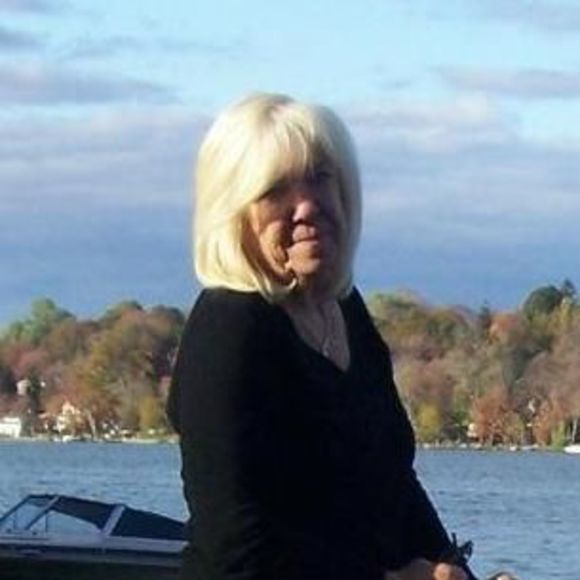 Profile Picture of Rita Jagemann (@ritajagemann) on Poshmark