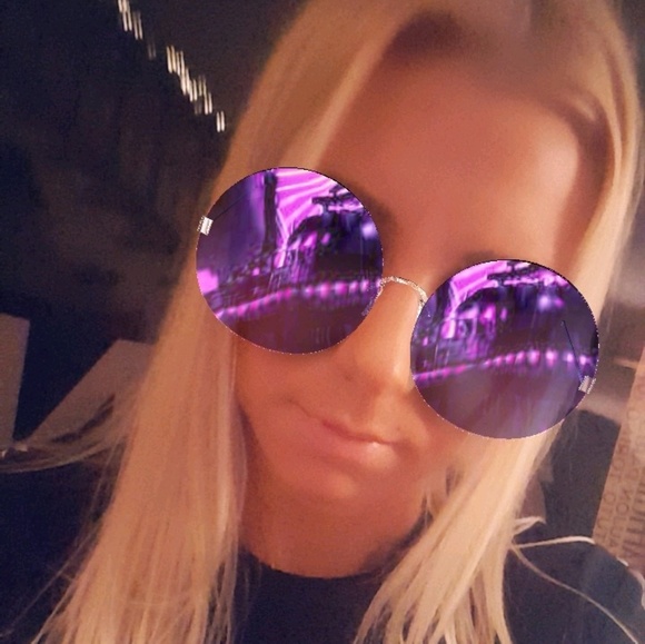 Profile Picture of Barbara Bielach (@bb24bb77) on Poshmark