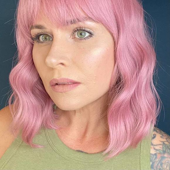 Profile Picture of Carly Hudgins (@carlyhudgins22) on Poshmark