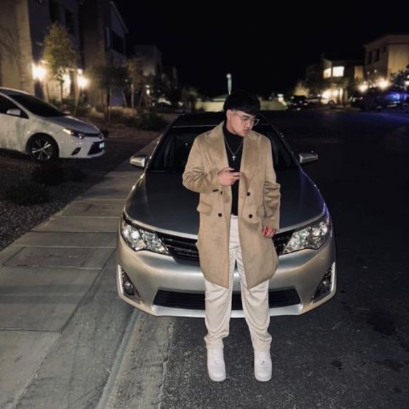 Profile Picture of Kelly Canlas (@jkel02) on Poshmark