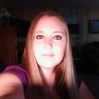 Profile Picture of Patty Howe (@Foxracingbabe15) on Twitter