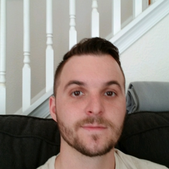 Jeff Leslie - Poshmark Profile Picture of Jeff Leslie (@leffjeslie) on Poshmark