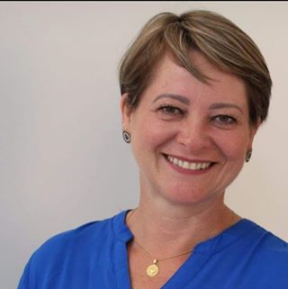 Profile Picture of Andrea Steclan (@andrea.steclan) on Facebook