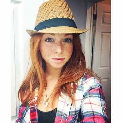 Profile Picture of Lindsay Andretta (@LindsayBirdFly) on Twitter