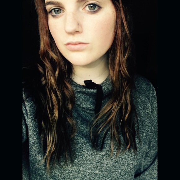 Profile Picture of Tiffanie Cassalata (@_tiffanie1_) on Poshmark