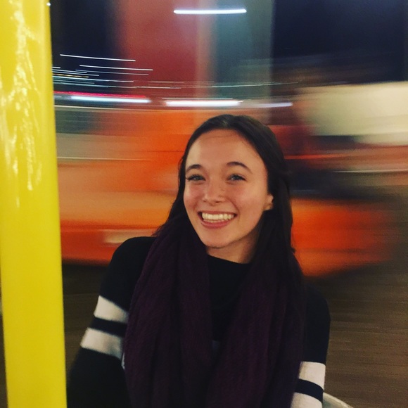 Profile Picture of Ciera Evans (@cccieramarie) on Poshmark