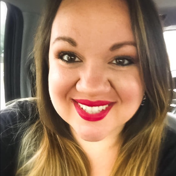 Profile Picture of Adrian Davis (@millyandme) on Poshmark